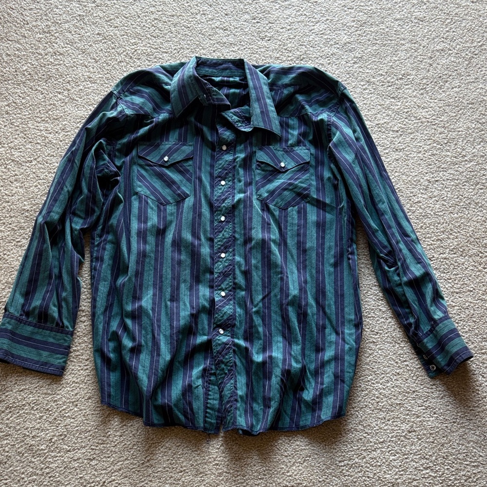 Wrangler Men's Blue and Green Striped Button Down Shirt